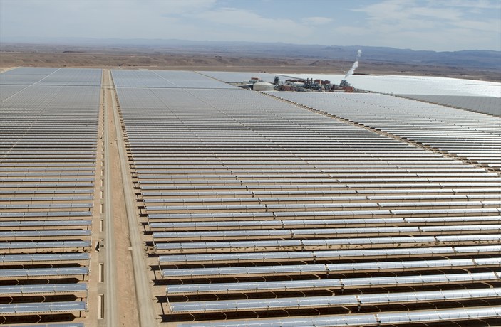 Dünyanın en büyük güneş enerjisi santrali açıldı