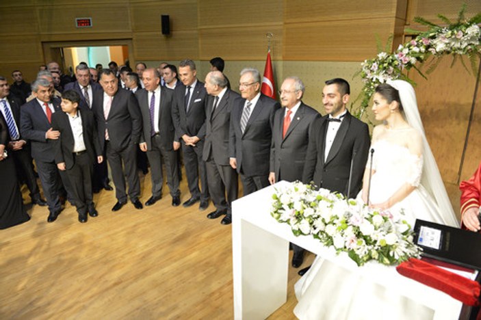 Kılıçdaroğlu nikah şahidi oldu