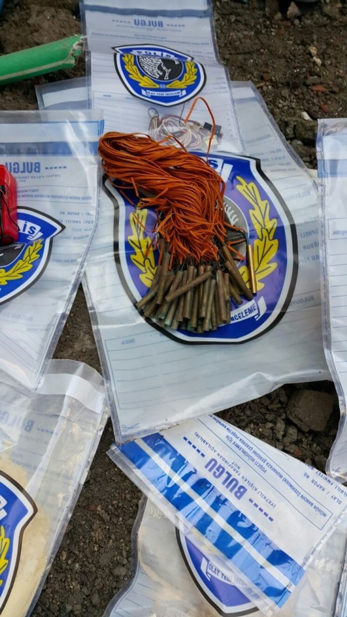 Cizre'de bodrum kattan cephanelik çıktı