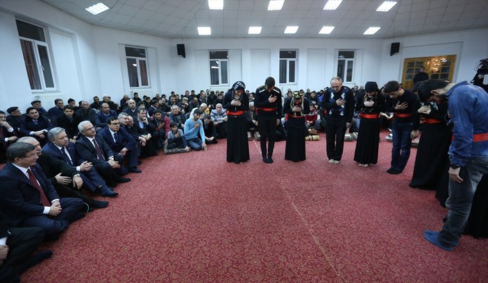 Davutoğlu'nun cemevi ziyareti