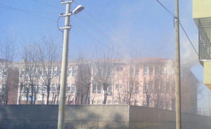 Teröristler Şırnak'ta aynı okulu 4'üncü kez yaktı