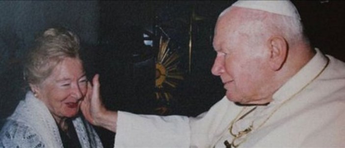 Papa'nın gizli mektupları yasak aşkı ortaya çıkardı