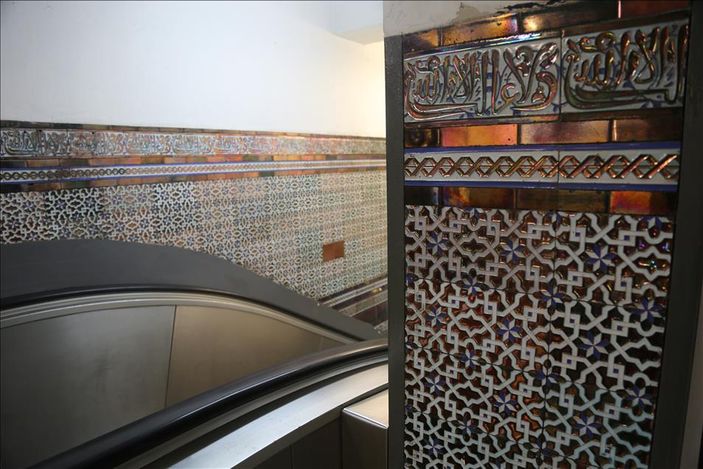 Buenos Aires metrosunda Endülüs sanatı