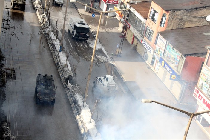 Hakkari'de izinsiz gösteri