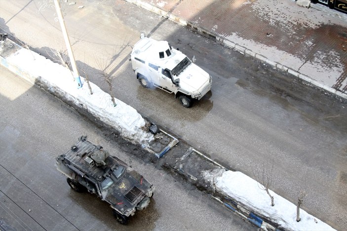 Hakkari'de izinsiz gösteri