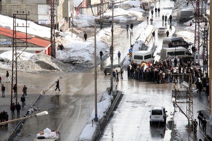 Hakkari'de izinsiz gösteri