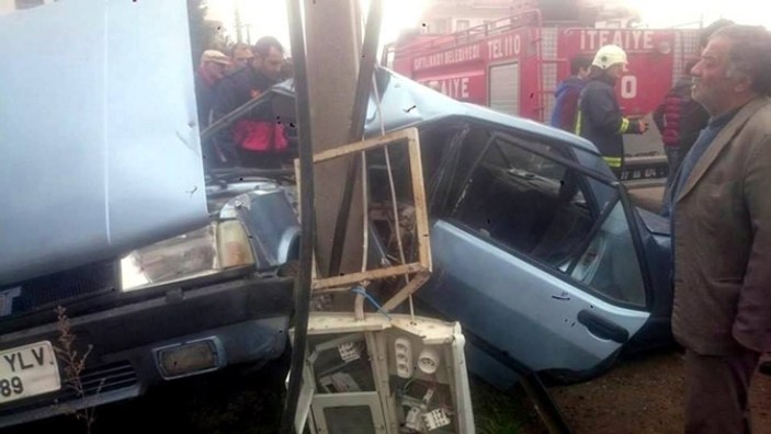 Yalova'da 16 yaşındaki lisenin sürdüğü araç ikiye bölündü