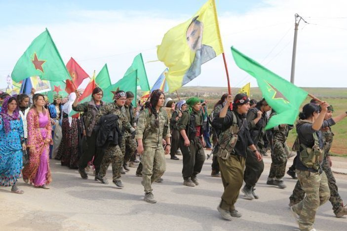 Rusya yanlışlıkla YPG kampını vurdu