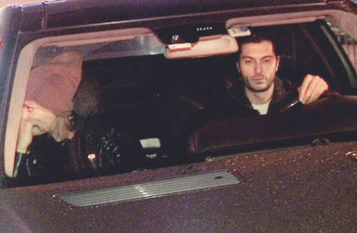 Meryem Uzerli'ye bir darbe daha