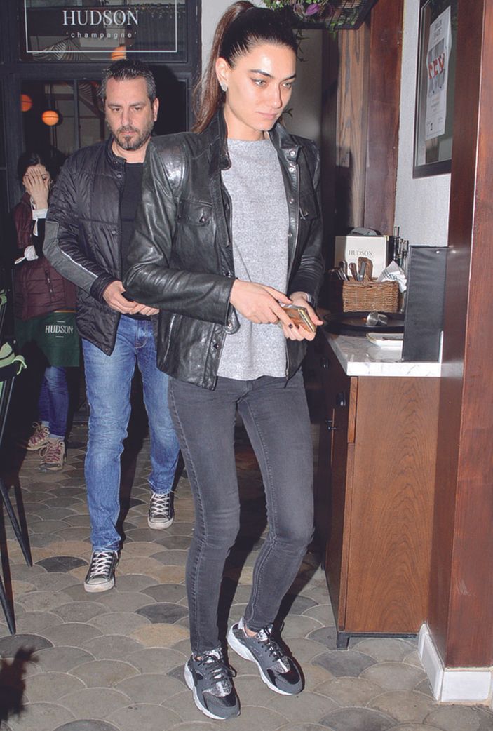 Hande Subaşı ve Can Tursan yemekte