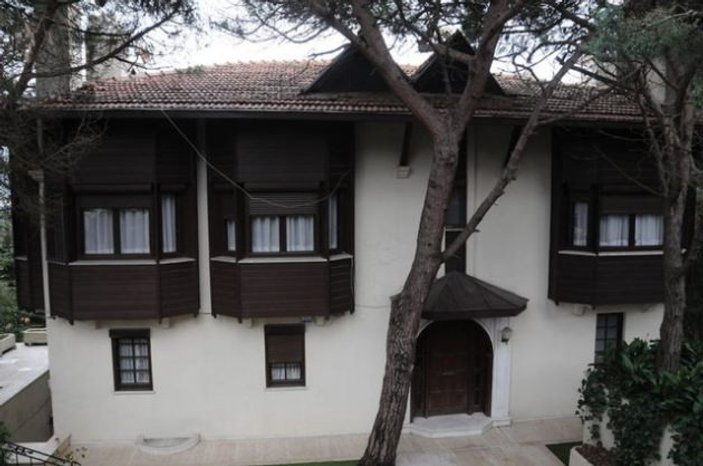 Türkan Şoray sarayını satıyor