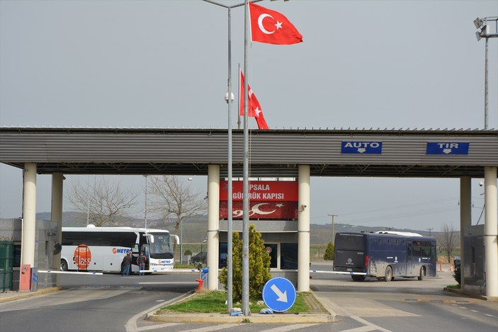 Yunanistan bazı kaçakları Türkiye'ye iade etti
