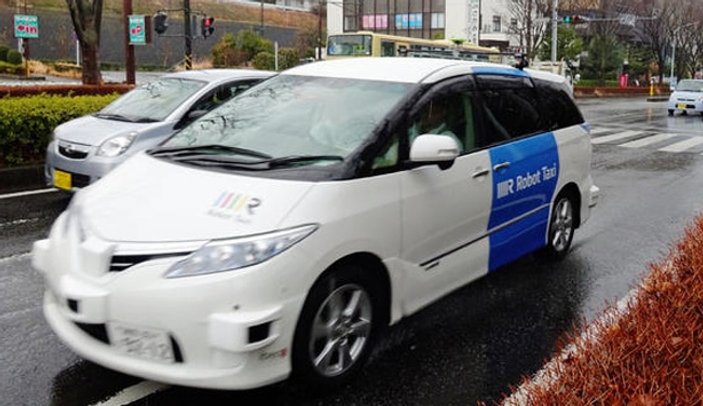 Japonya'da robot taksiler trafiğe çıktı