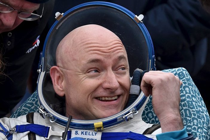 ABD'li astronot ve Rus kozmonot 1 yıl sonra Dünya'ya döndü
