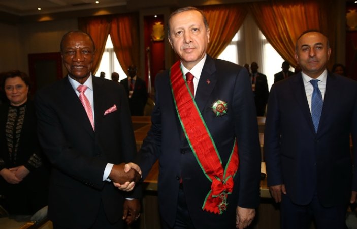 Cumhurbaşkanı Erdoğan'a şeref madalyası verildi