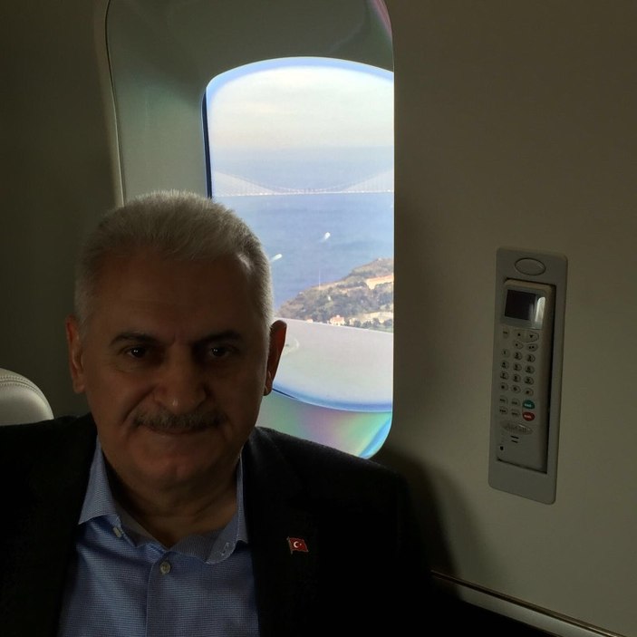 Bakan Yıldırım çalışanlarla 3. Köprü'nün sevincini yaşadı