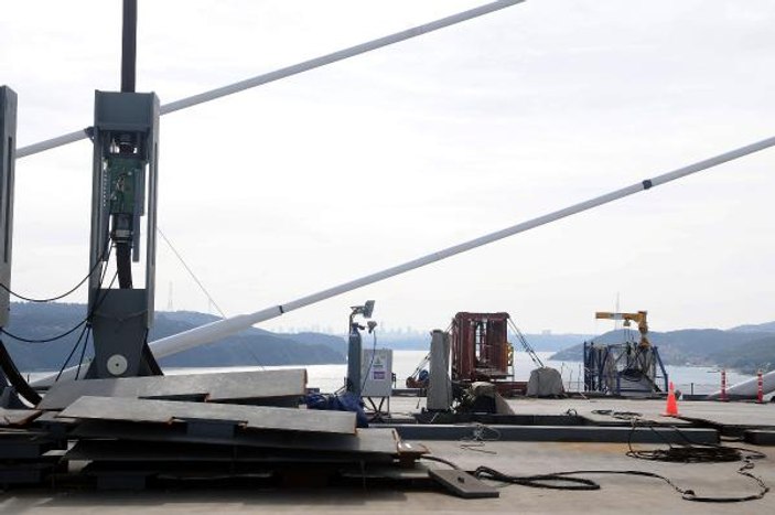 Bakan Yıldırım çalışanlarla 3. Köprü'nün sevincini yaşadı