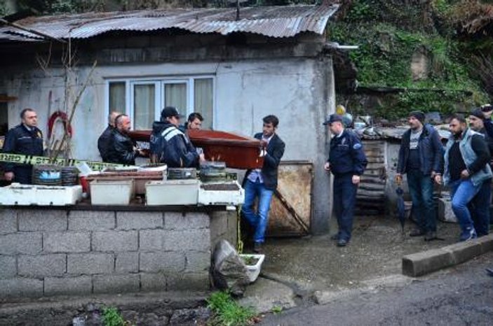 Zonguldak'ta bir evden 3 ceset çıktı