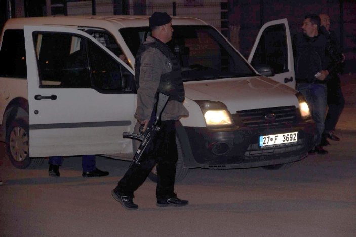 Gaziantep'te polis müdürünün aracına silahlı saldırı