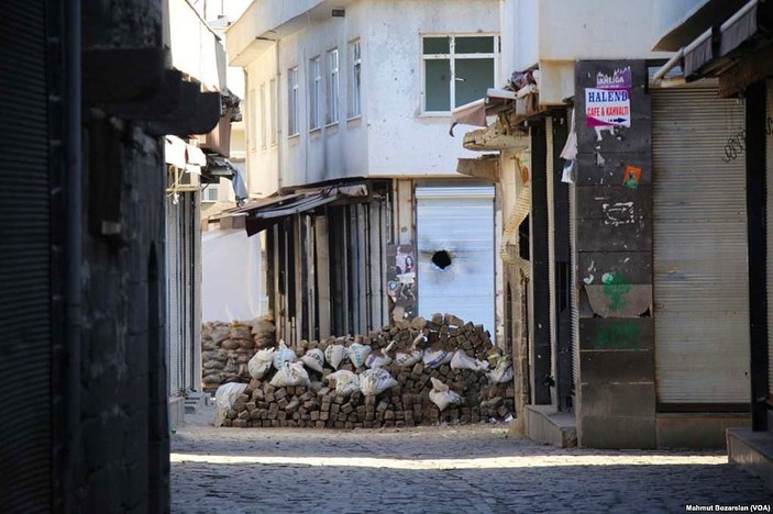 Diyarbakır'da kaldırım ve yol çalışmaları durdu