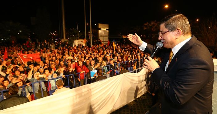 Başbakan Davutoğlu'ndan İzmirlilere köprü sözü