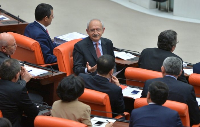 Başbakan Davutoğlu ile Kılıçdaroğlu Meclis'te