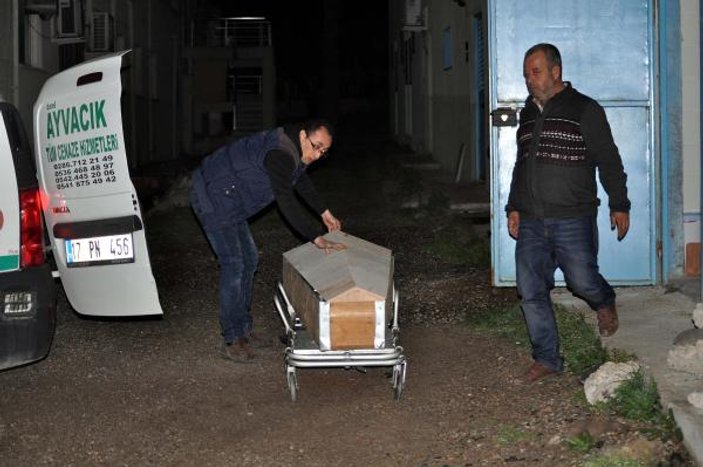 Mültecileri taşıyan tekne battı: 5 ölü