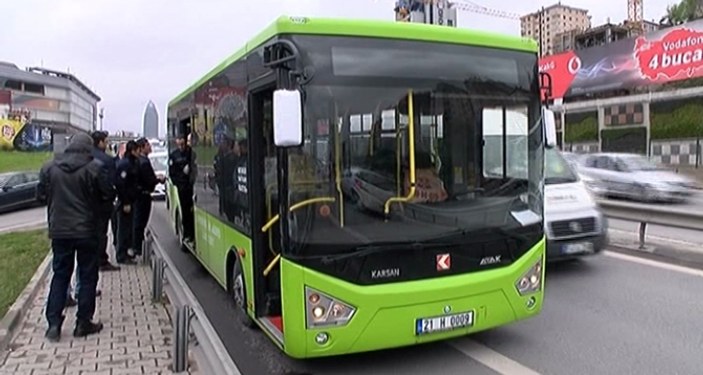 İstanbul Ataşehir'de şüpheli otobüs alarmı
