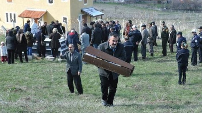 Ankara saldırısının en küçük kurbanı toprağa verildi
