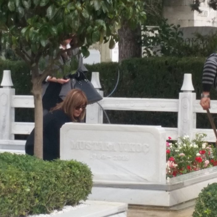 Mustafa Koç'un mezarı 24 saat korunuyor