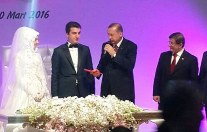 Erdoğan ve Davutoğlu nikah şahidi oldu