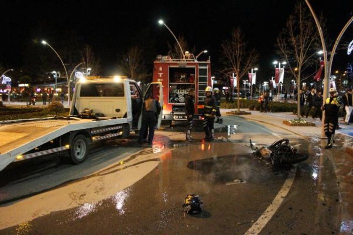 Alkollü yakalanan sürücü motosikletini ateşe verdi