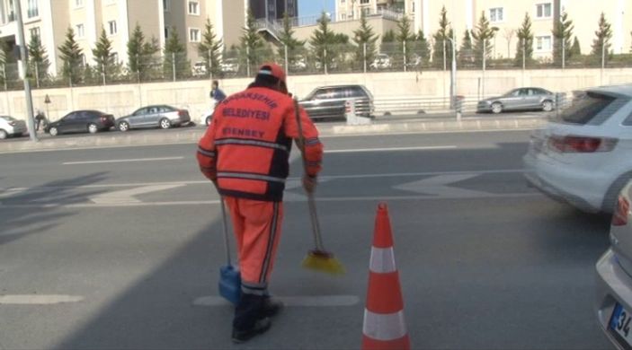 Temizlik işçisinden örnek davranış