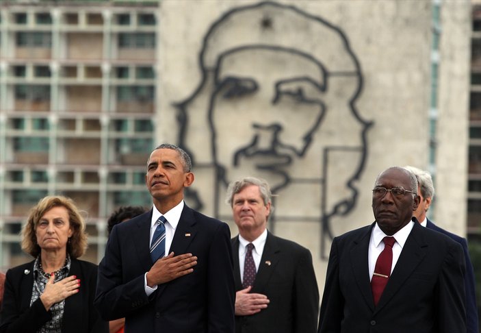 Castro siyasi tutuklularla ilgili soruya tepki gösterdi