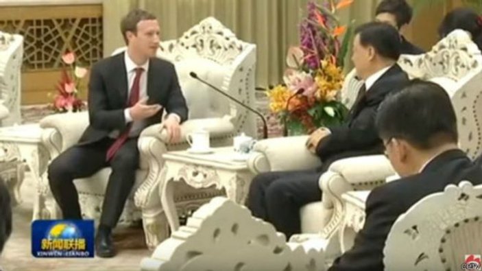 Facebook'un kurucusu Mark Zuckerberg Çin'e gitti