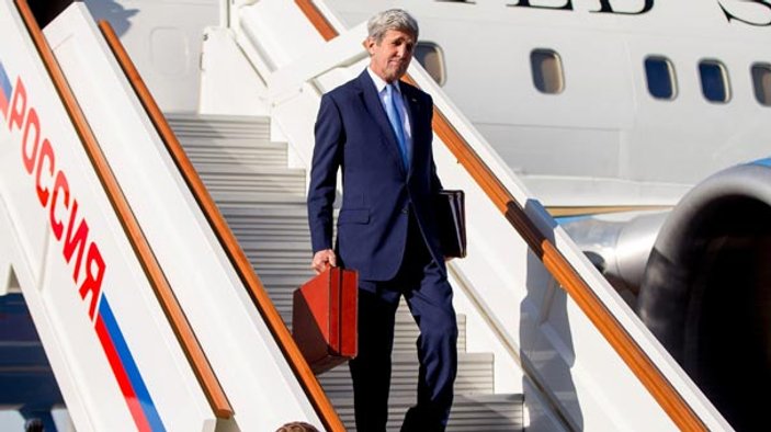 Kerry'nin çantasını gören Putin: Bana para mı getirdin