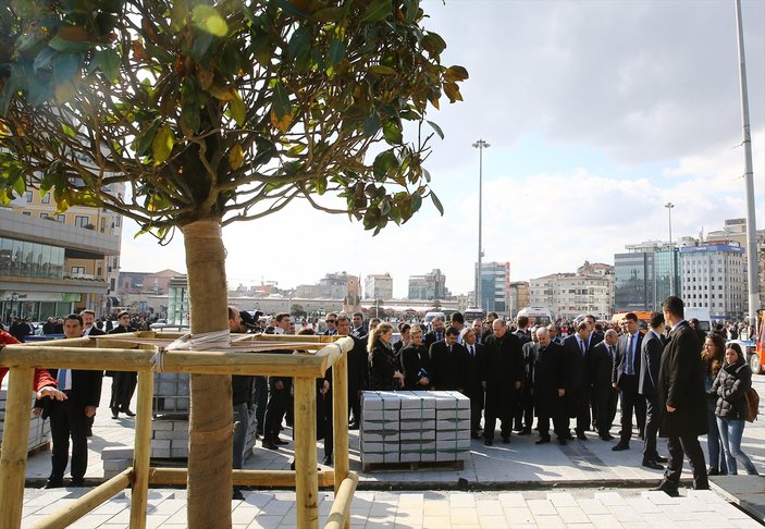 Cumhurbaşkanı Erdoğan Taksim'e gitti