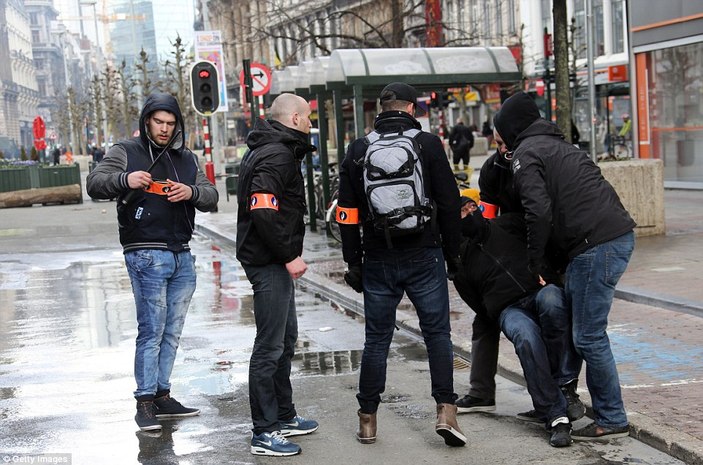 Brüksel'de protestoya polis müdahalesi