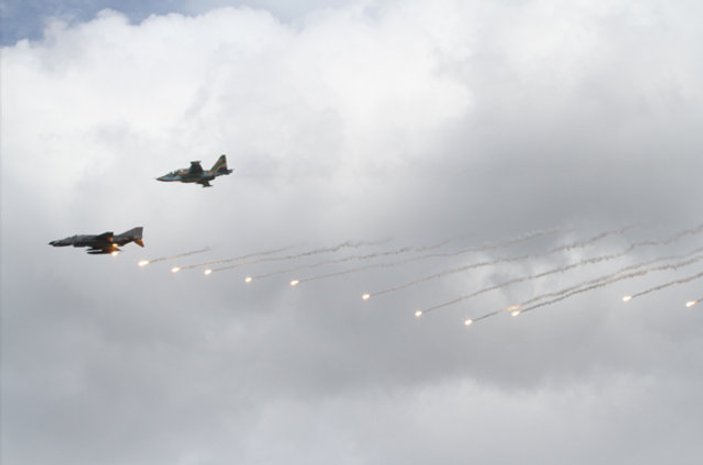 Türk ve Azeri savaş uçakları TURAZ Şahini tatbikatı yaptı
