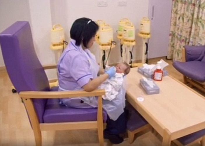 Ünlülerin 5 yıldızlı doğum keyfi