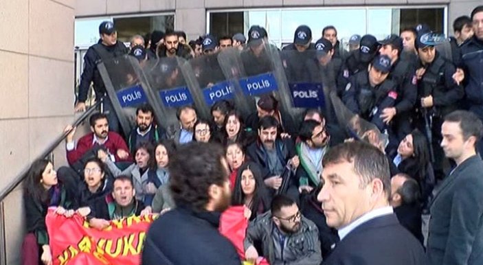İstanbul Adliyesi'nde avukatlara polis müdahalesi