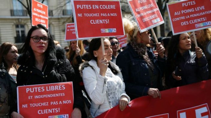 Fransa'da para karşılığı seks yasaklandı