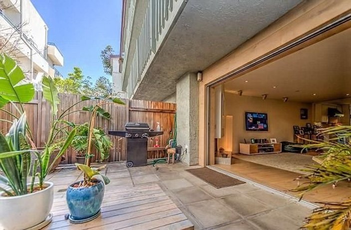 Ünlü oyuncu Los Angeles'taki iki evini sattı