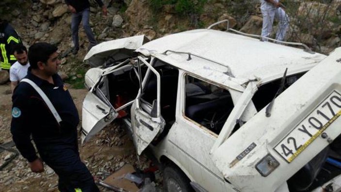 Manisa'da otomobil uçuruma yuvarlandı: 2 ölü 2 yaralı