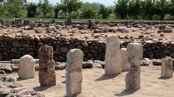 Hatay'da Kayı Boyu damgalı mezar taşları bulundu