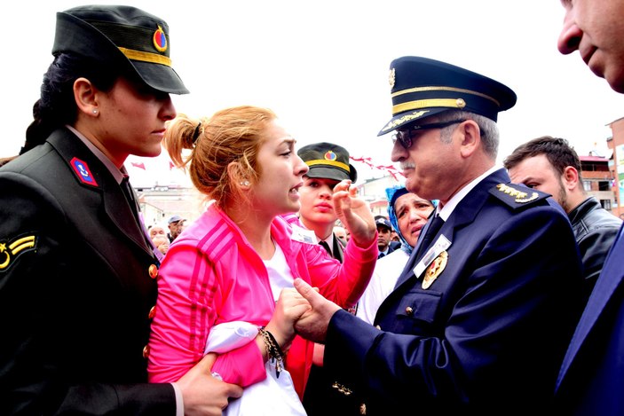 Şehit Cantürk'ün sözlüsü cenaze töreninde yürekleri dağladı