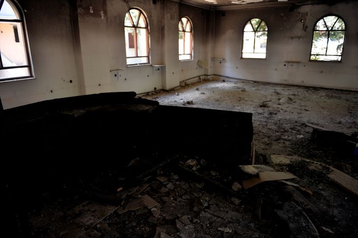 Teröristler Mardin'de diyaliz merkezini yaktı