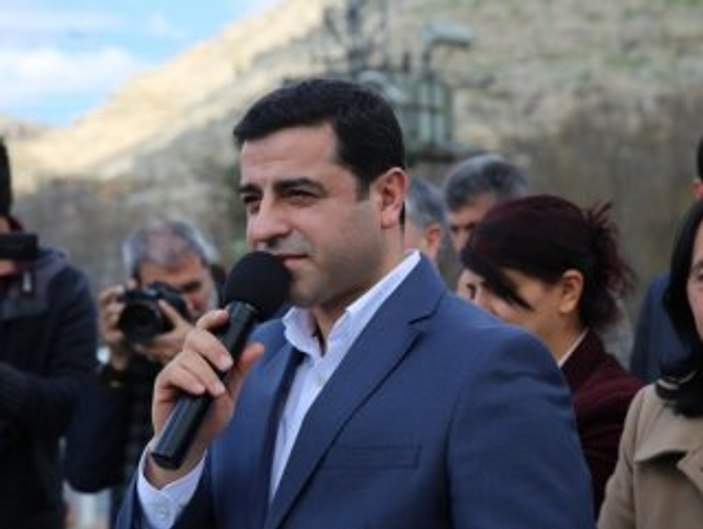 Demirtaş PKK'lı katilin taziyesine gitti