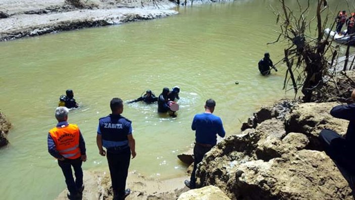 Nehre düşen 2 kız kardeşin cesedine ulaşıldı