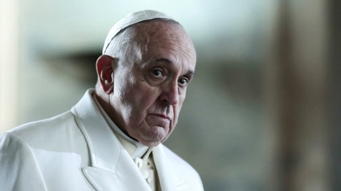 Papa mültecilerden özür diledi: Size karşı kayıtsız kaldık